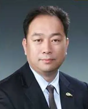 Jeong-Hak Kim portrait